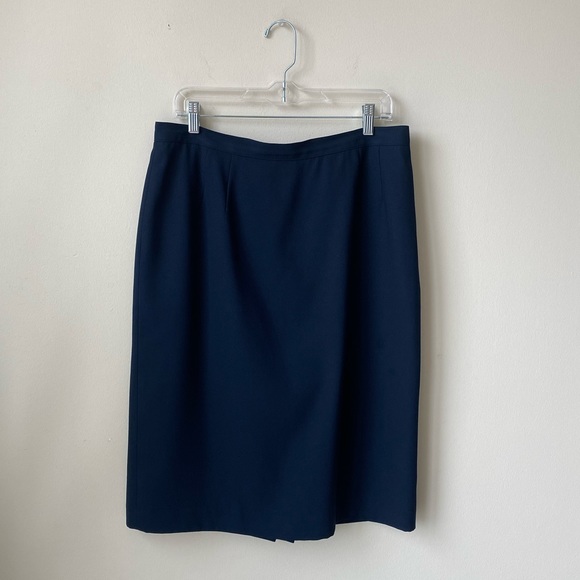 Navy Blue skirt - Picture 1 of 4
